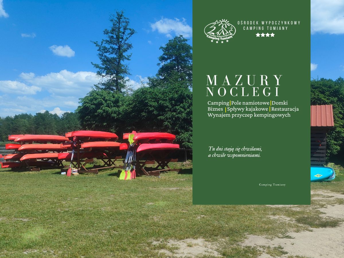 Stosy czerwonych kajaków czekające na spływy kajakowe na Mazurach.